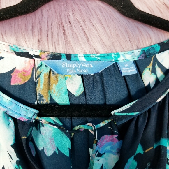 Simply Vera Wang blouse - Picture 4 of 5